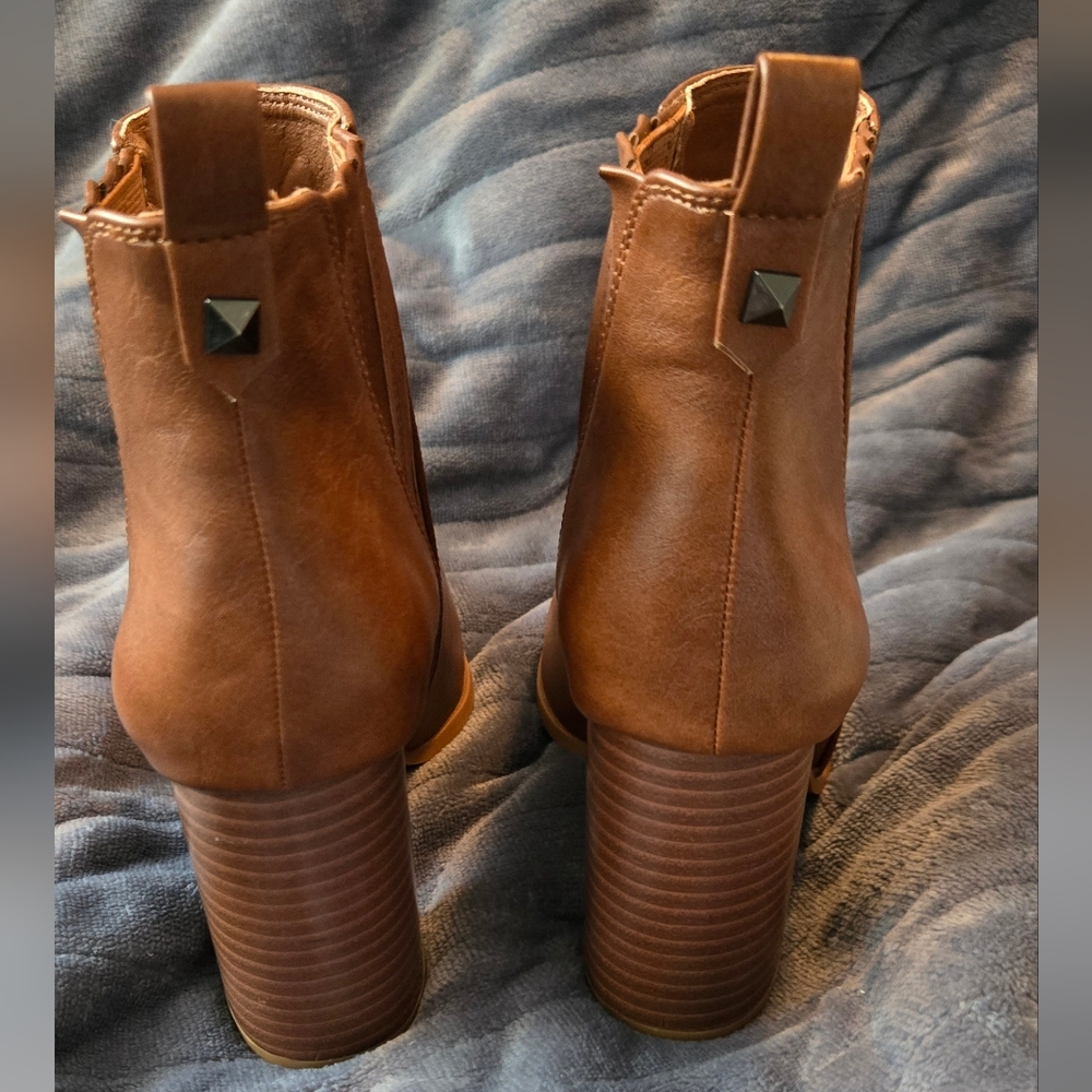 Booties (Never worn) - Picture 6 of 13